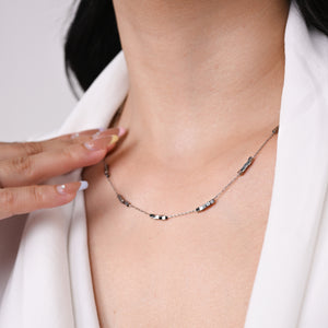 MODERN DICE WHITEGOLD NECKLACE