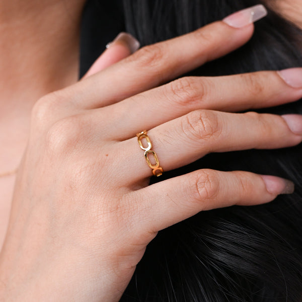 DAINTY LINK GOLD RING