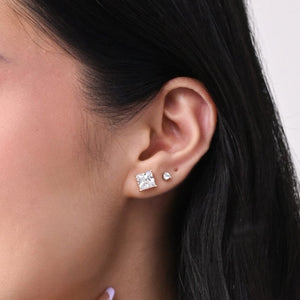WG MEDIUM HEART STUD