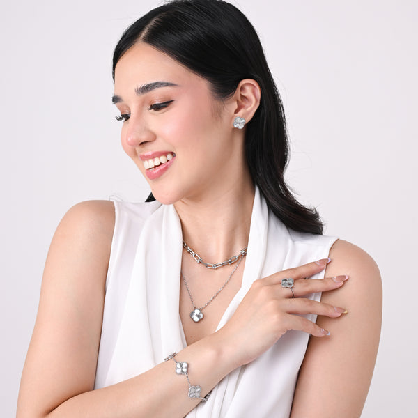 STATEMENT WHITEGOLD NECKLACE