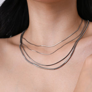 MADAME WHITE GOLD NECKLACE