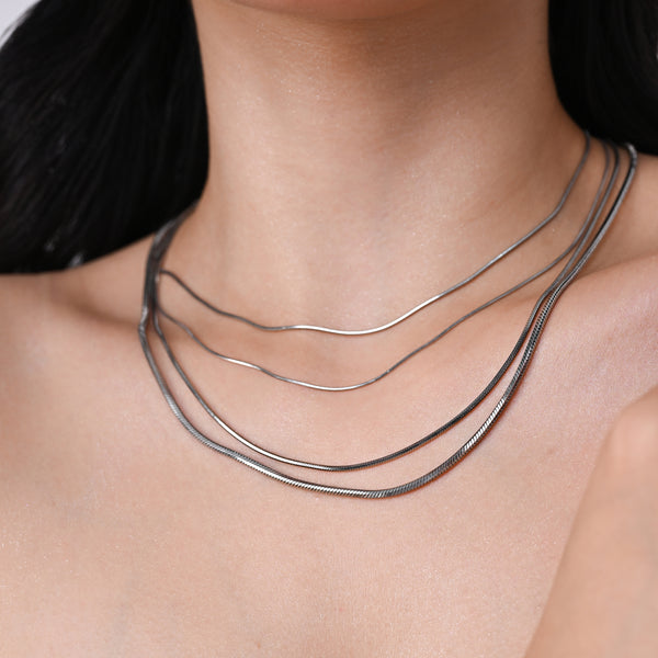 MADAME WHITE GOLD NECKLACE
